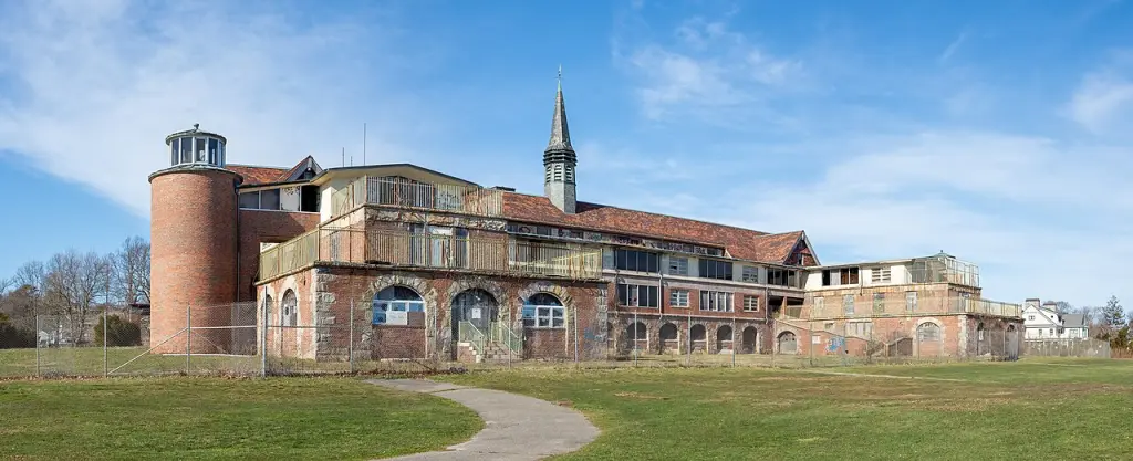 Abandoned Places in Connecticut: 10 Best Sites (Free GPS)