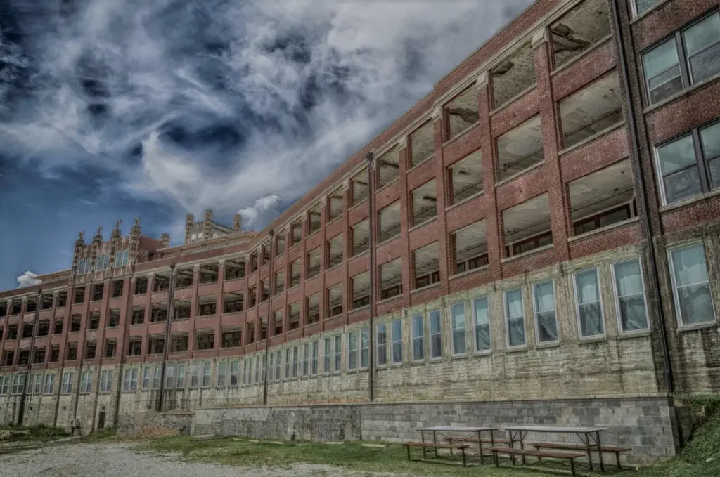 Abandoned Places in Kentucky: 10 Best Sites (Free GPS)