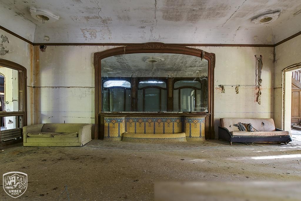 Château en Colimaçon : la villa abandonnée Art Nouveau de l'ingénieur iranien