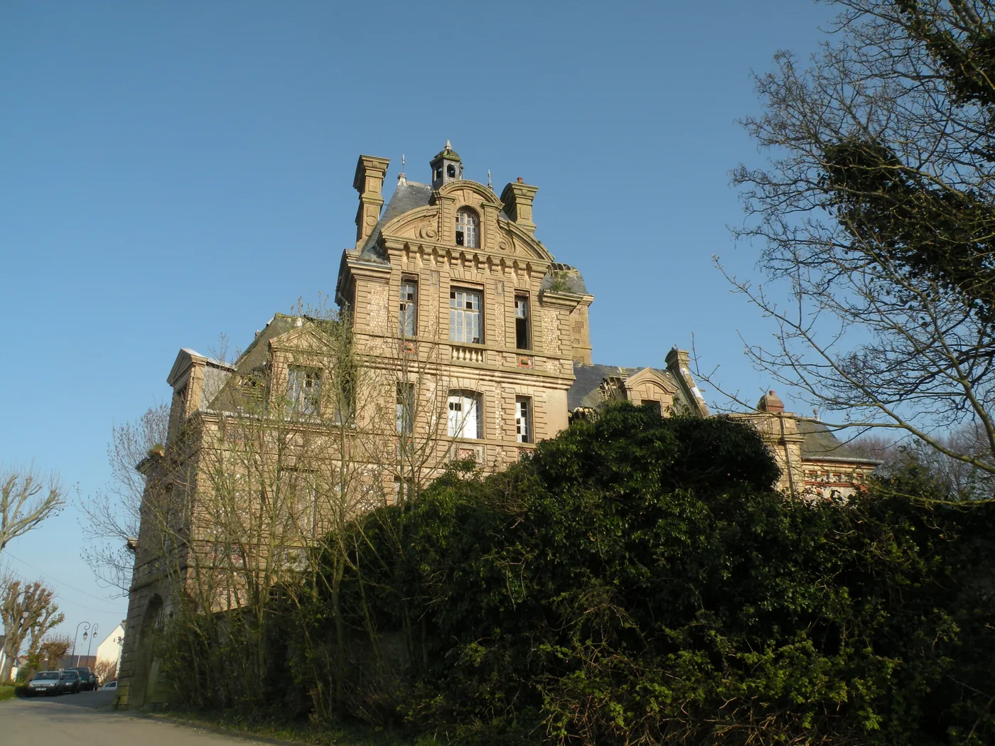 The Château du Clos des Fées at Saint-Jouin-Bruneval, an abandoned residence near Étretat