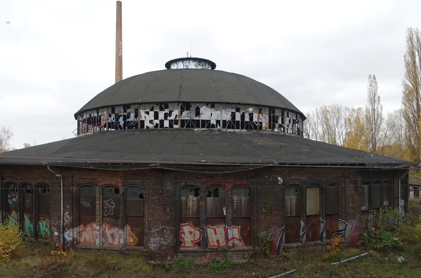 The decaying roundhouse at the former railway depot in Berlin-Pankow-Heinersdorf