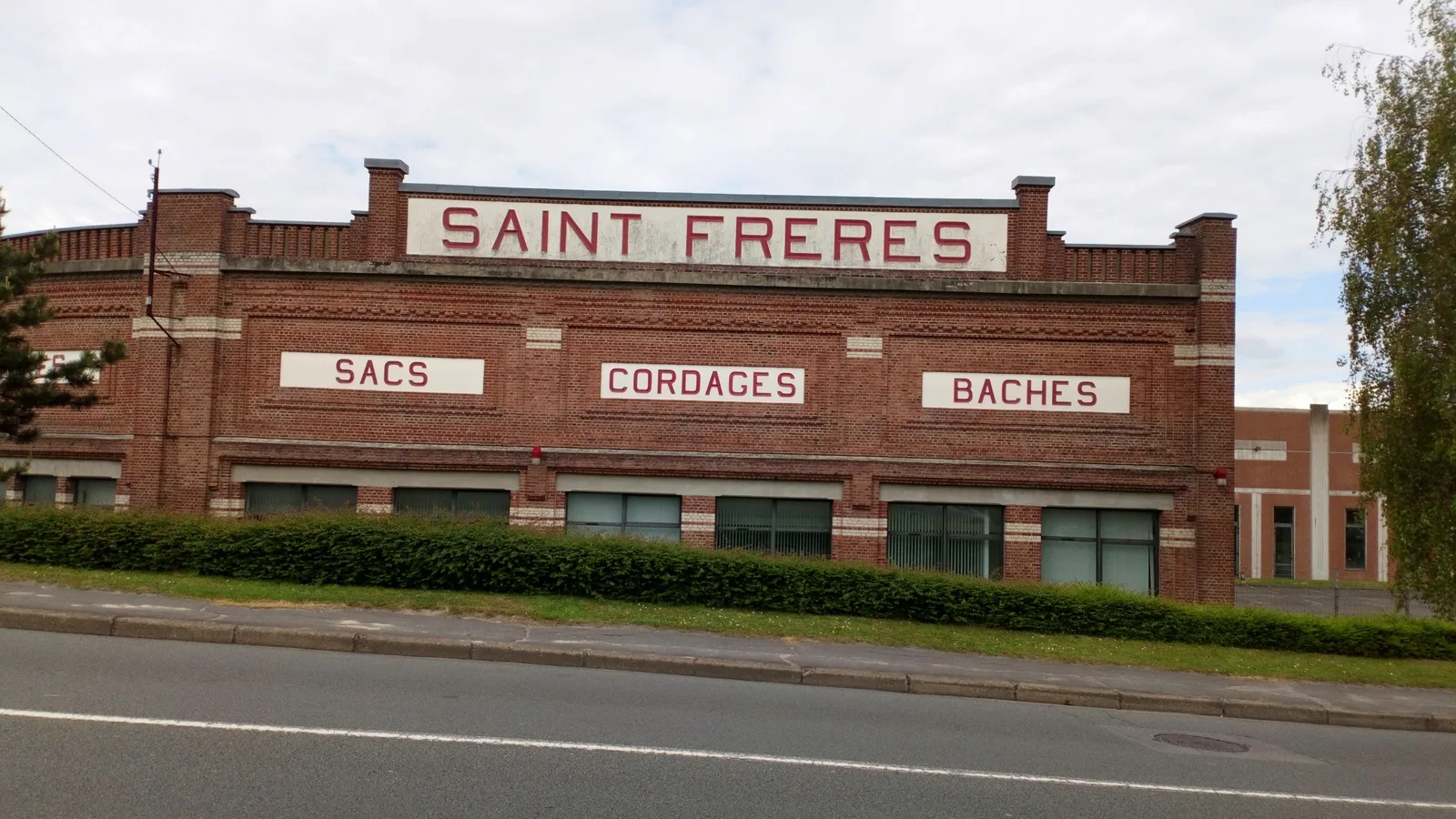 Saint-Freres industrial architecture in the Nievre valley, illustrating the Harondel wasteland near Amiens