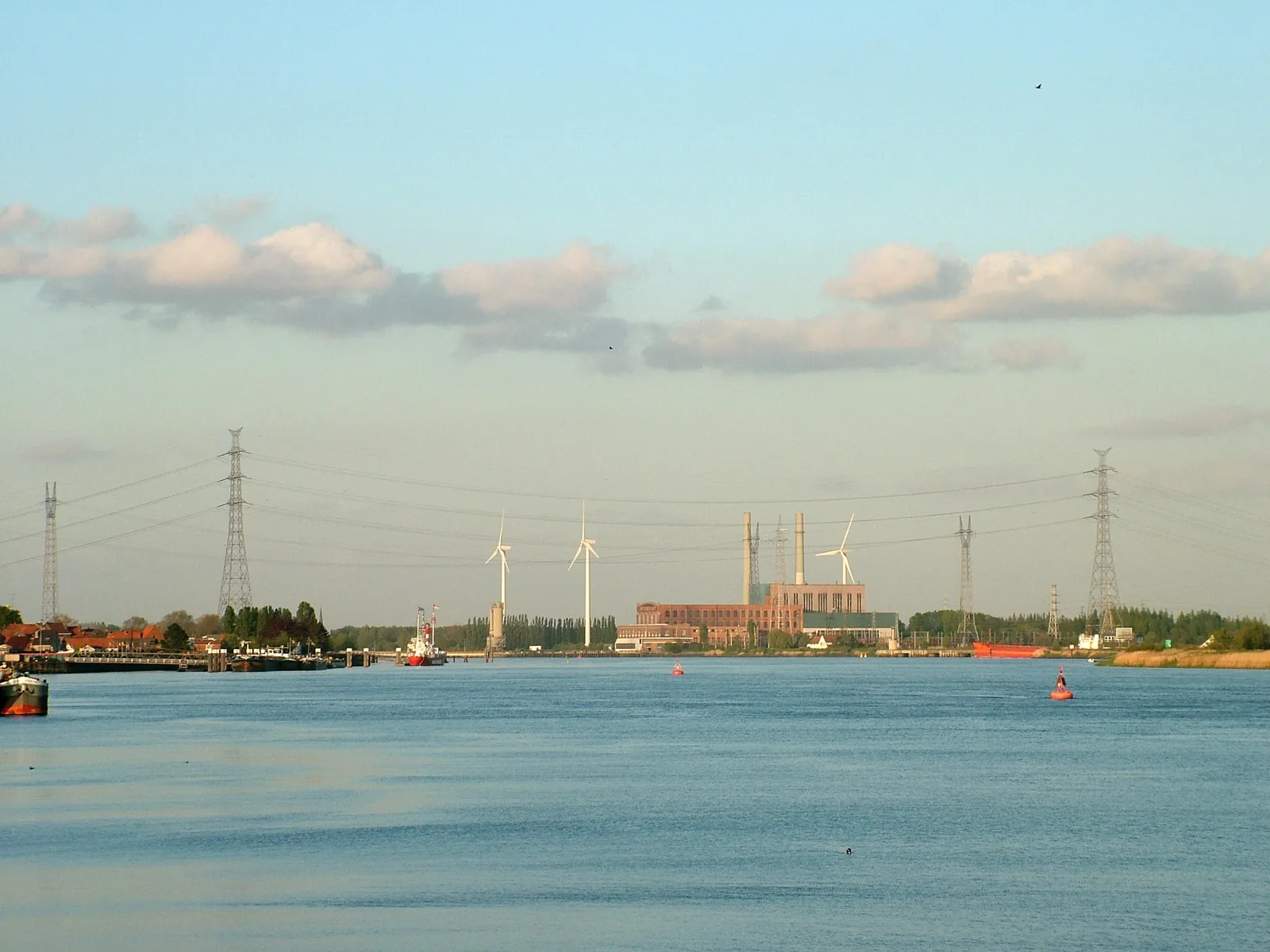 The Interescaut power plant in Schelle seen from the Scheldt, turbine hall and chimneys