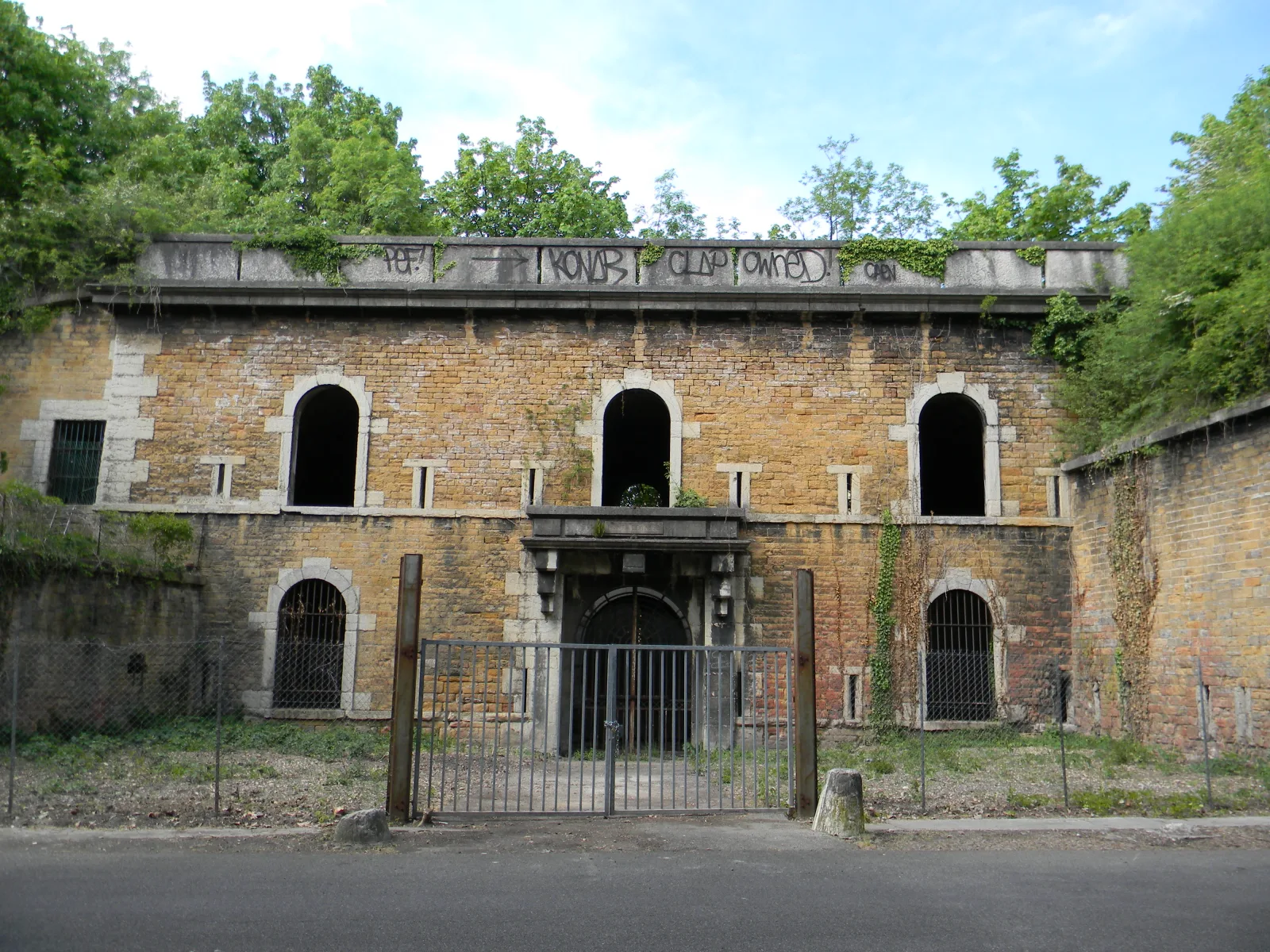 Urbex in Lyon: 4 Abandoned Places to Explore